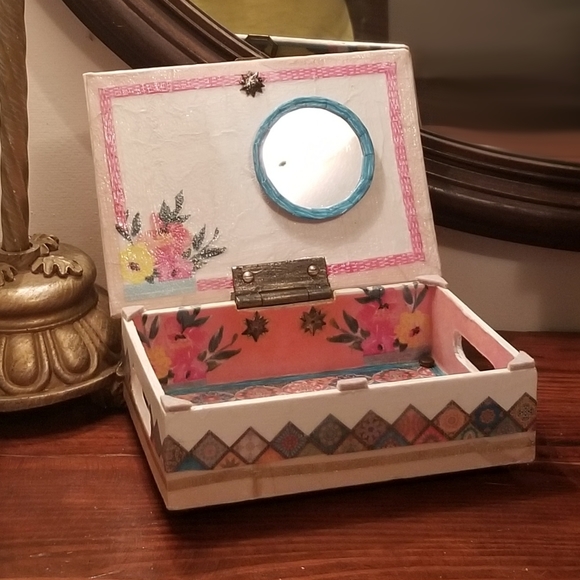 Keepsake/Jewelry Box - Picture 4 of 11